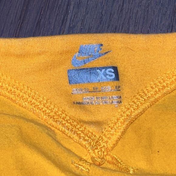 Vintage Gray Nike Tag Embroidered Swoosh Workout Tank Top - Picture 2 of 7